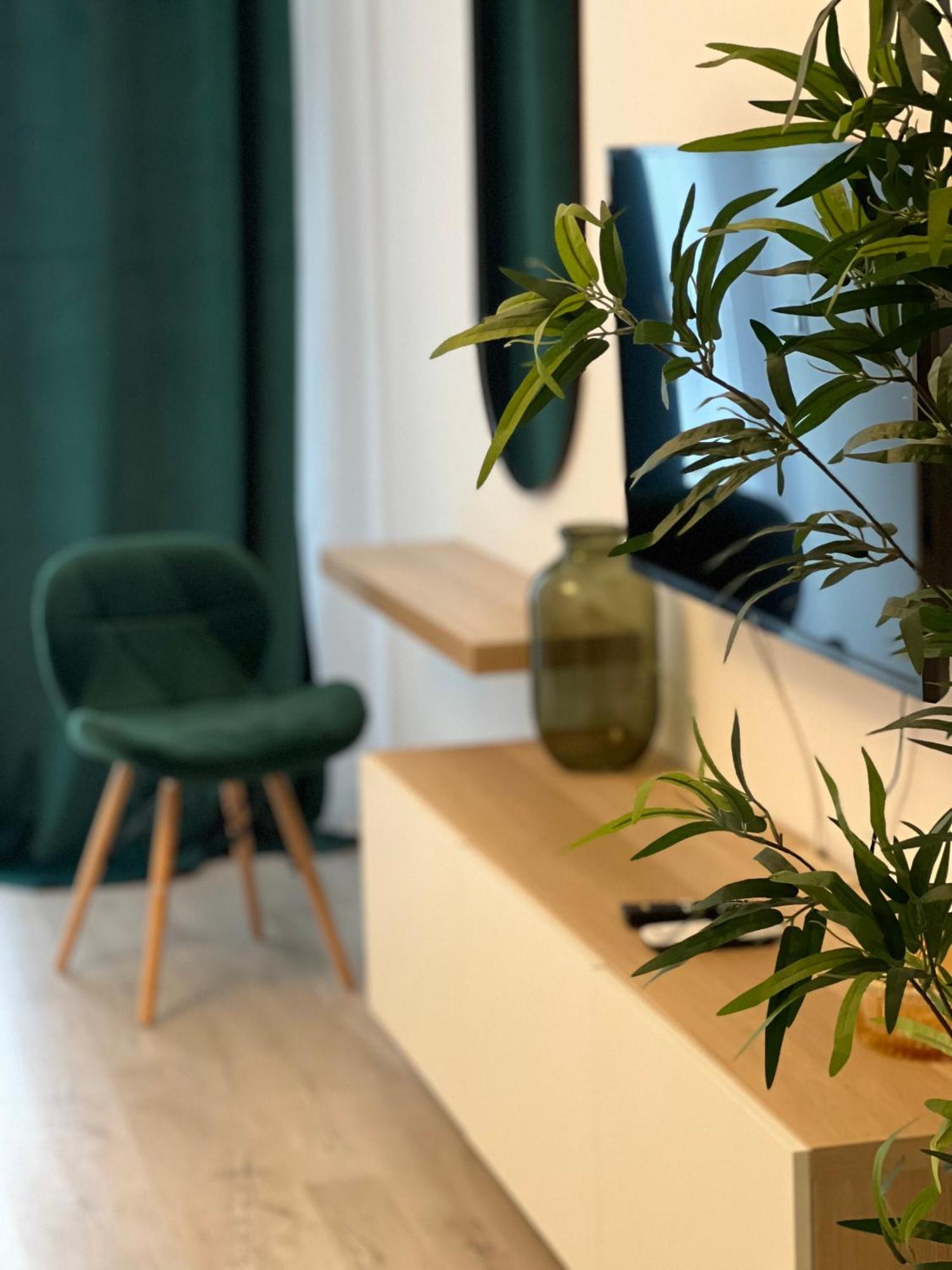 Amena Residence Chiajna Bagian luar foto